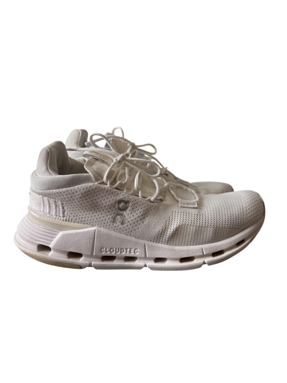 On Running Women's Cloudnova White Sneaker Size 7 Athletic Running Walking Gym